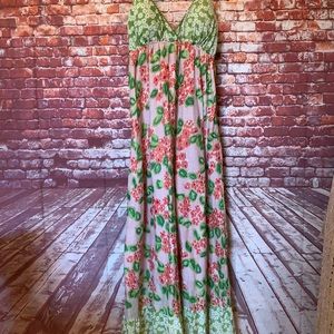 NWT Beautiful floral Maxi dress!